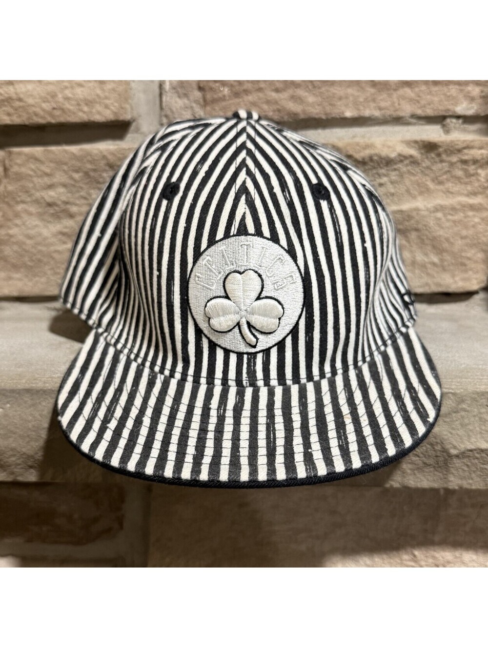 Vtg 2000s Boston Celtics Reebok Fitted Cap 7 1/4 Black White Pinstripe Shamrock